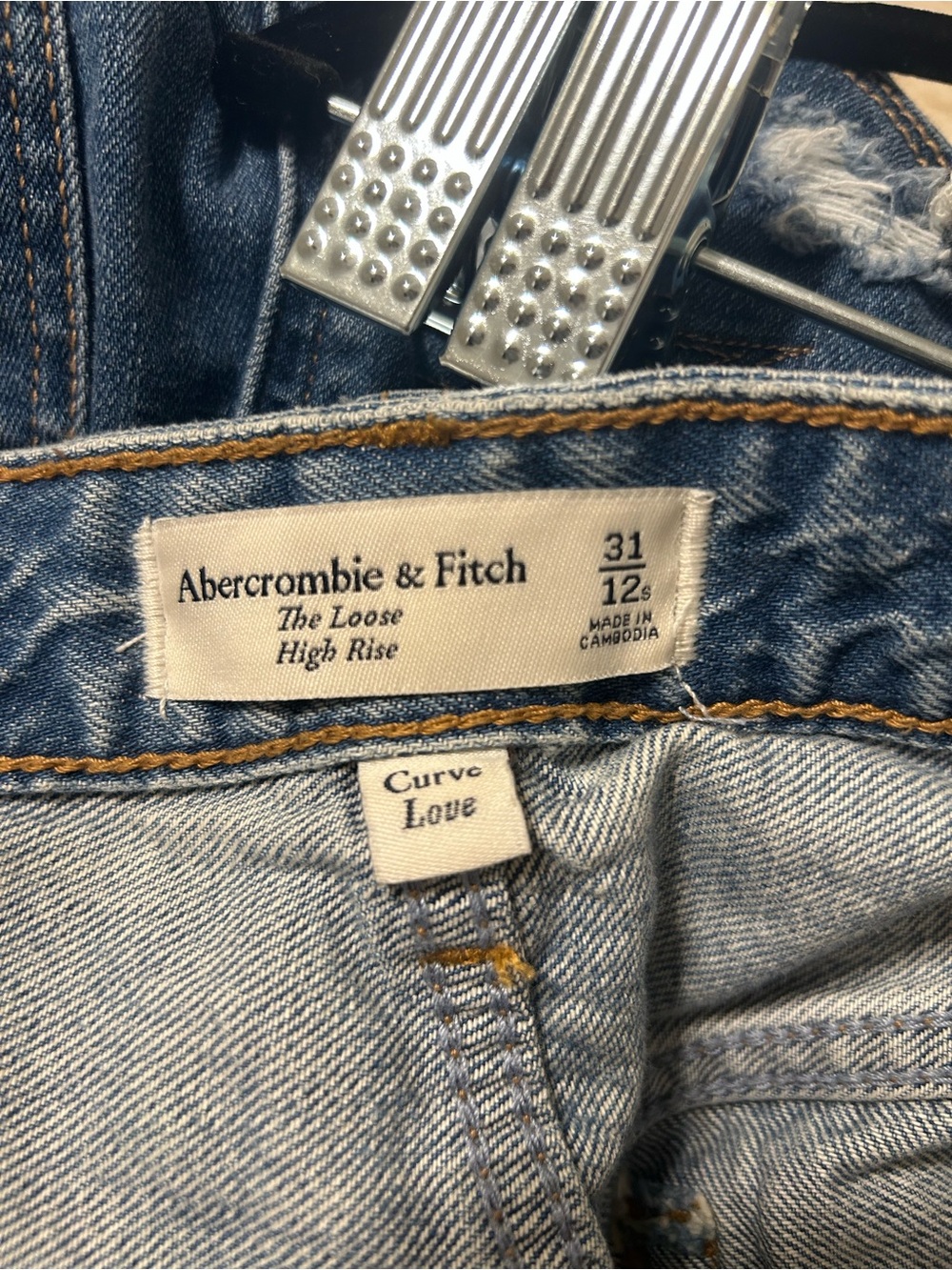 Abercrombie & Fitch Loose High Rise Jeans - Light Blue Wash